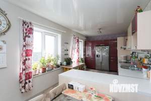 Дом 288м&sup2;, 2-этажный, участок 15 сот.  