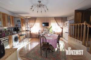 Дом 457м&sup2;, 3-этажный, участок 9 сот.  