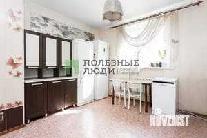 Дом 246м², 2-этажный, участок 6 сот.  