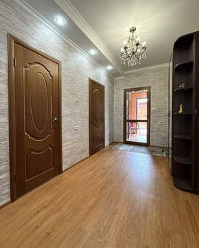 Дом 260м², 3-этажный, участок 15 сот.  
