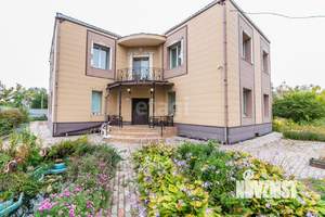 Дом 700м&sup2;, 3-этажный, участок 7 сот.  