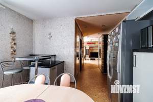 Дом 274м&sup2;, 3-этажный, участок 10 сот.  