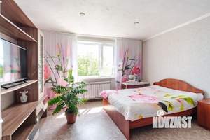 Дом 180м², 2-этажный, участок 6 сот.  