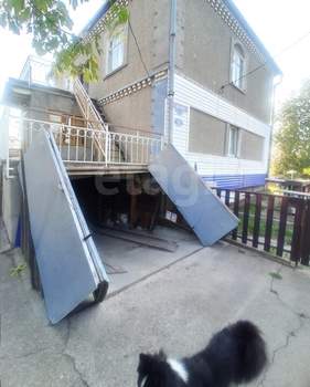 Дом 227м², 3-этажный, участок 8 сот.  