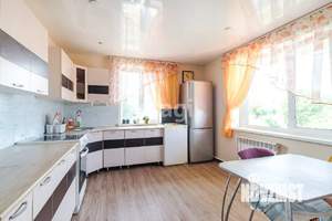 Дом 180м², 2-этажный, участок 6 сот.  