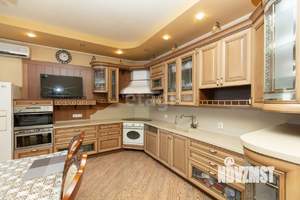 Дом 435м², 2-этажный, участок 12 сот.  