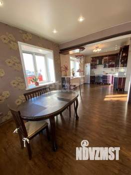 Дом 220м², 2-этажный, участок 10 сот.  