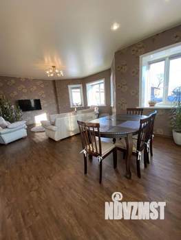 Дом 220м&sup2;, 2-этажный, участок 10 сот.  