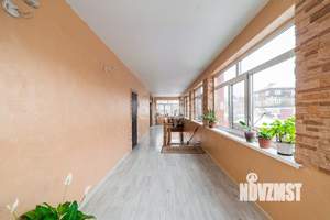 Дом 478м&sup2;, 3-этажный, участок 15 сот.  
