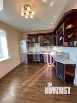 Дом 220м², 2-этажный, участок 10 сот.  