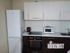 Студия квартира, посуточно, 40м2, 4/10 этаж