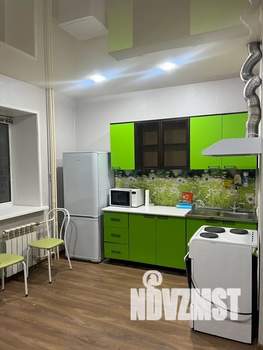 Студия квартира, посуточно, 30м2, 1/3 этаж