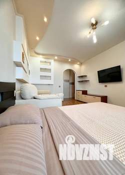 1-к квартира, посуточно, 38м2, 8/10 этаж