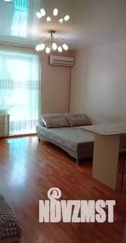 Студия квартира, посуточно, 32м2, 5/10 этаж