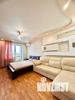 1-к квартира, посуточно, 38м2, 8/10 этаж