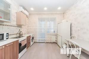 1-к квартира, посуточно, 42м2, 3/8 этаж