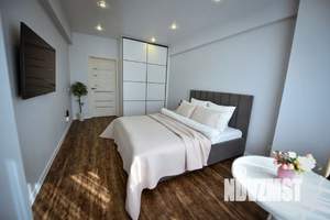 1-к квартира, посуточно, 40м2, 7/20 этаж