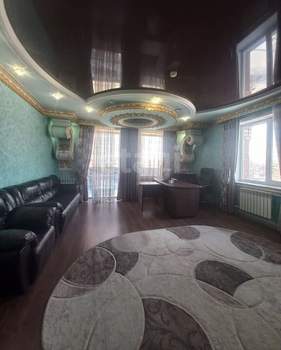 8-к квартира, на длительный срок, 200м2, 3/3 этаж