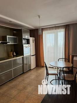 1-к квартира, посуточно, 39м2, 7/10 этаж