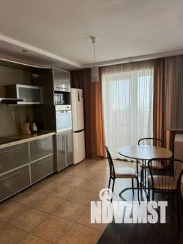 1-к квартира, посуточно, 39м2, 7/10 этаж