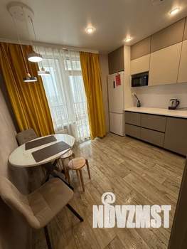 1-к квартира, посуточно, 42м2, 13/18 этаж