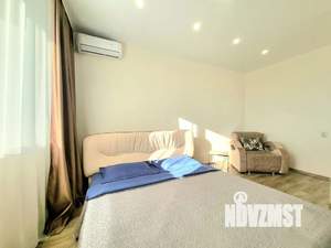 1-к квартира, посуточно, 35м2, 1/10 этаж