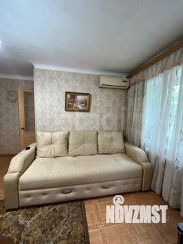 2-к квартира, вторичка, 42м2, 1/4 этаж