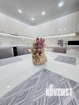 2-к квартира, вторичка, 46м2, 1/10 этаж