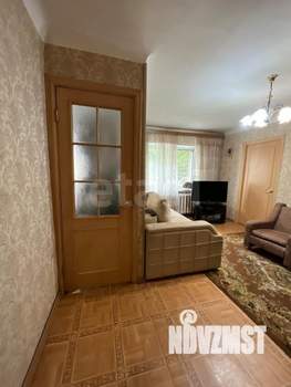 2-к квартира, вторичка, 42м2, 1/4 этаж