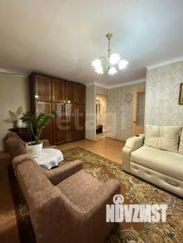 2-к квартира, вторичка, 42м2, 1/4 этаж