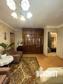 2-к квартира, вторичка, 42м2, 1/4 этаж