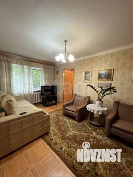 2-к квартира, вторичка, 42м2, 1/4 этаж