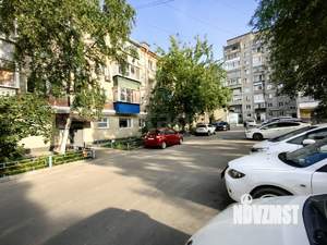 2-к квартира, вторичка, 43м2, 1/4 этаж