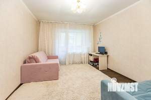 2-к квартира, вторичка, 64м2, 1/9 этаж